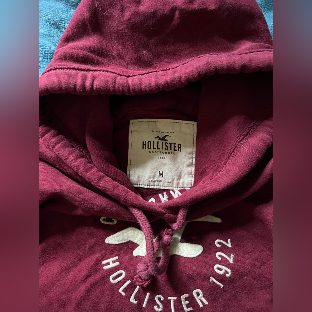 Holister hoodie. Maroon.